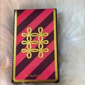 Mac Nutcracker Sweet Copper Face Compact